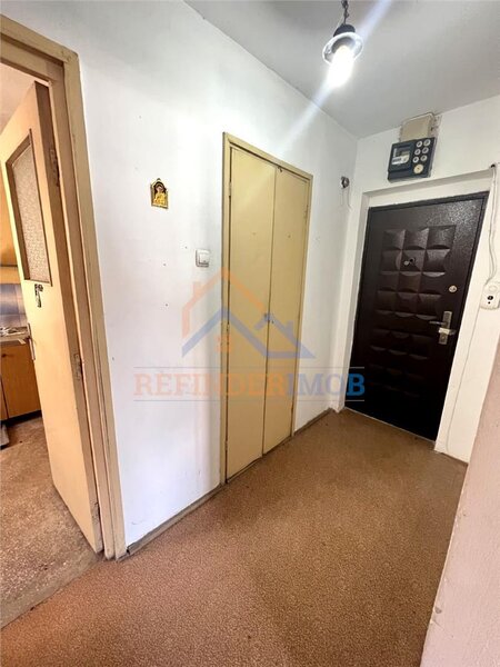 Drumul Taberei - Apartament 3 camere, bloc 1980 - Metrou Valea Ialomitei